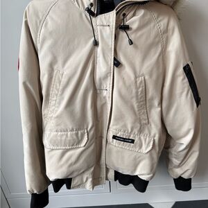 Canada Goose Beige Jacket unisex